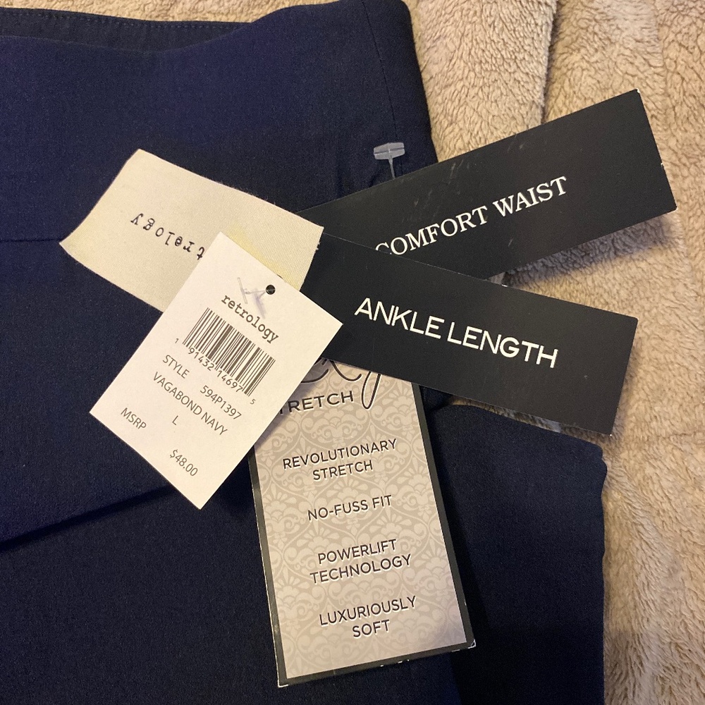 Vagabond/Navy Capri Ankle Length pants